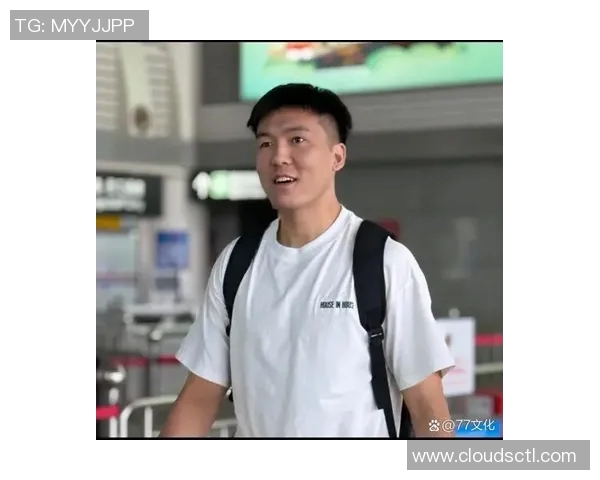 签下黄荣奇！同曦总经理迎成都球员共促进步